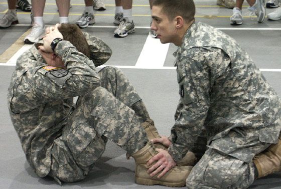 Sit-ups à l'armée